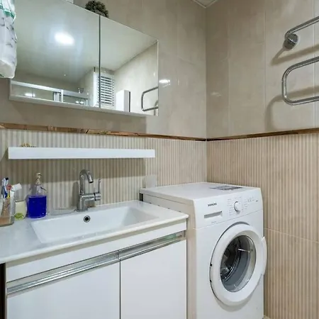 Appartement Lovely 1 Bedroom With Facilities *